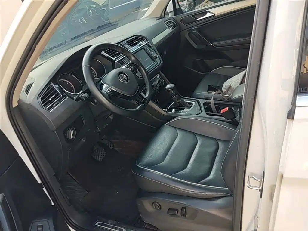 Volkswagen Tiguan L 2018 — фото 8