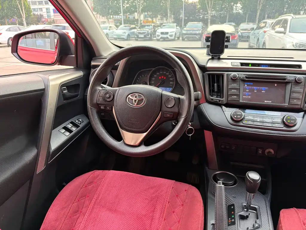 Toyota RAV4 2013 — фото 11