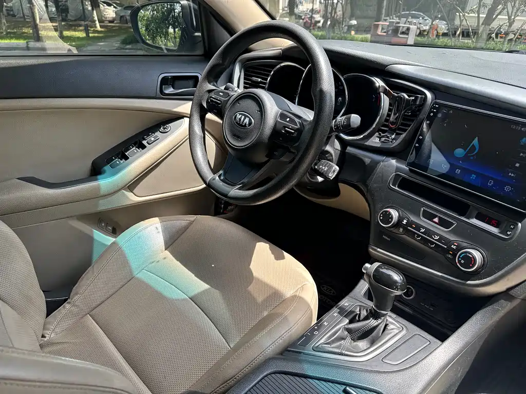 Kia K5 2016 — фото 18
