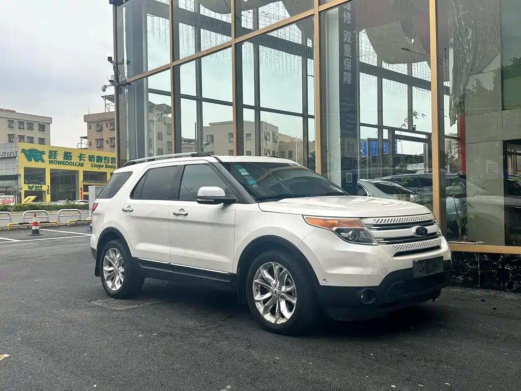 Ford Explorer 2015 — фото 24