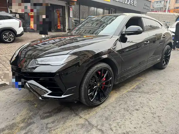 Lamborghini Urus 2024