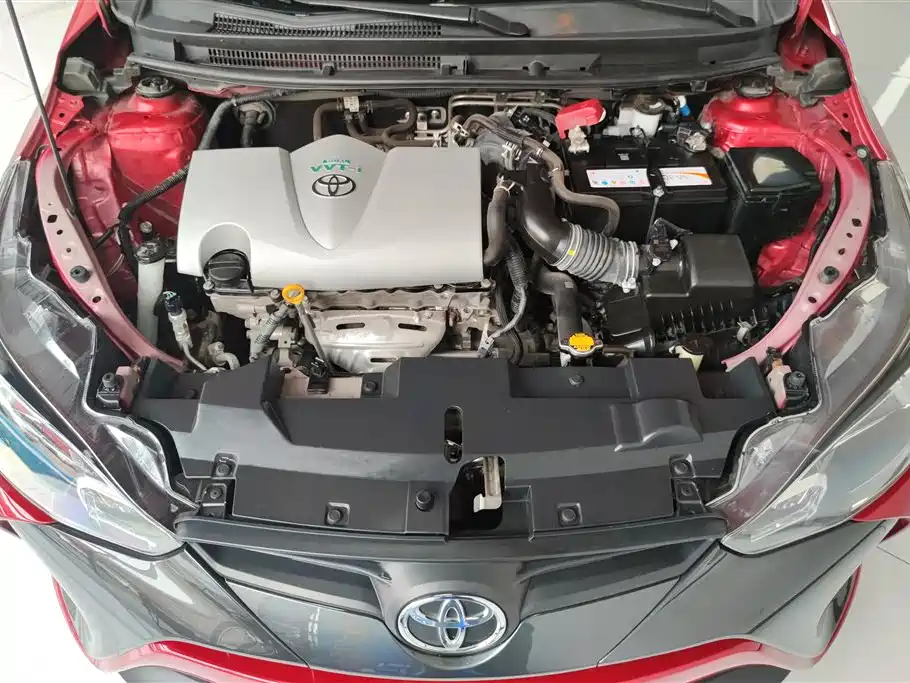 Toyota Yaris L 2018 — фото 10