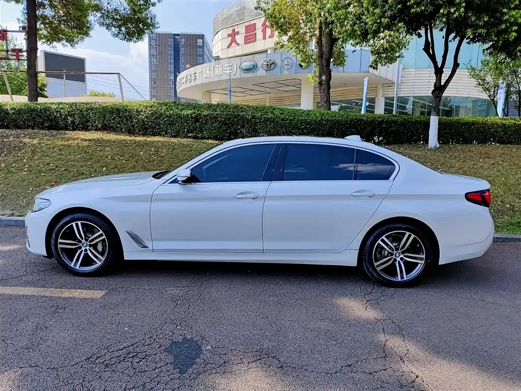 BMW 5 Series 2021