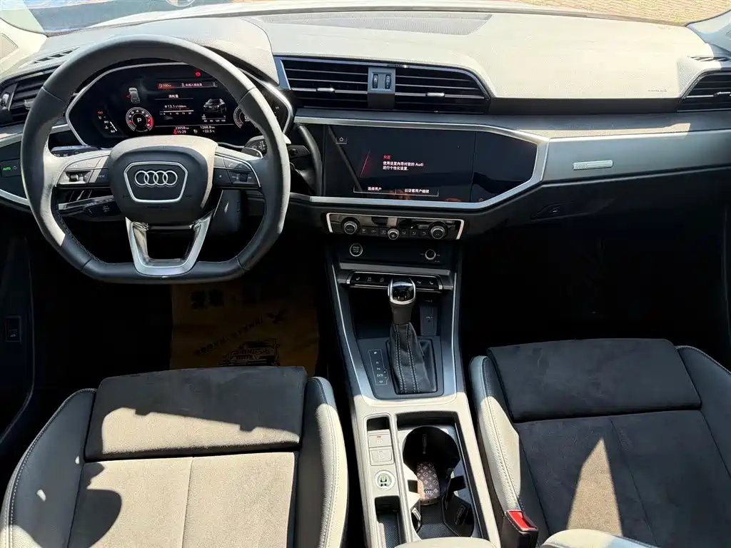 Audi Q3 2023 — фото 10