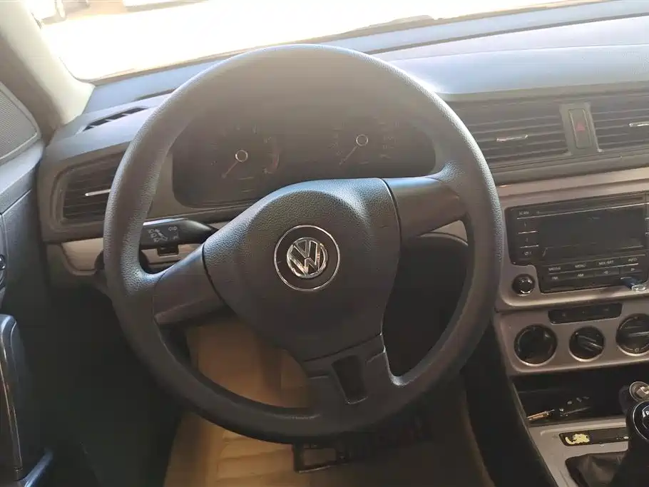 Volkswagen Lavida 2015 — фото 15