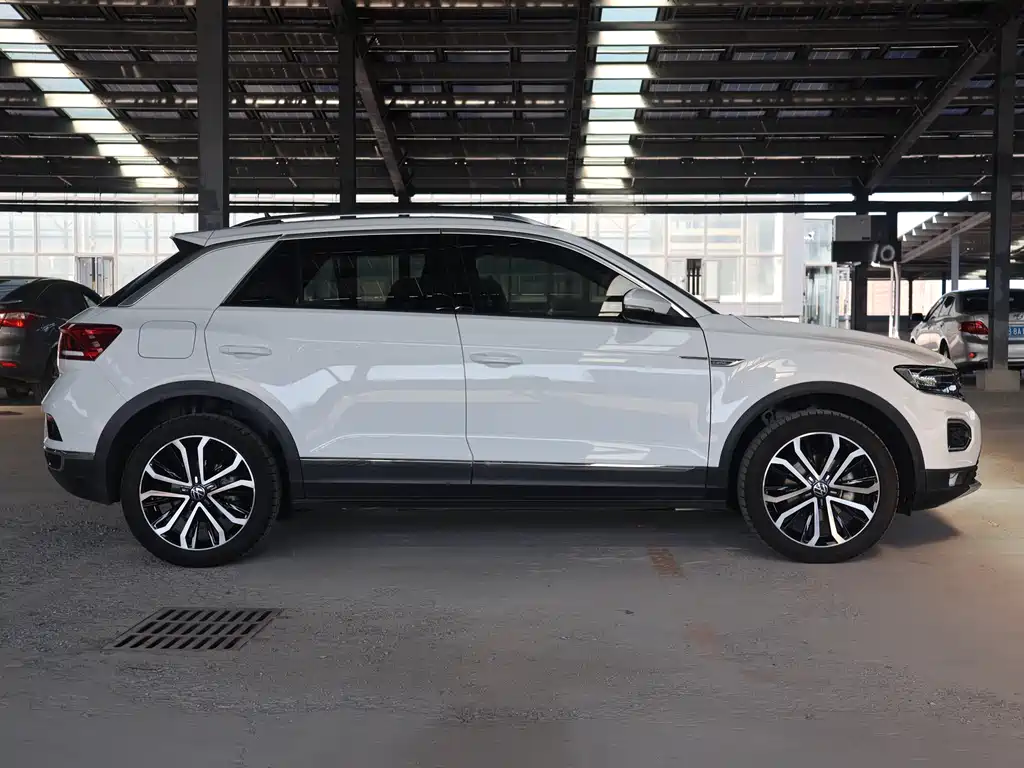 Volkswagen T-Roc 2022 — фото 8