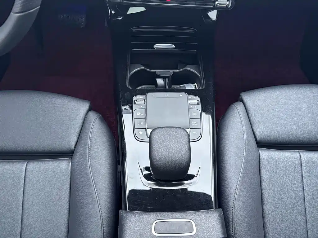 Mercedes-Benz A-Class 2022 — фото 21