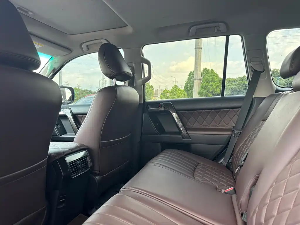 Toyota Prado 2016 — фото 12