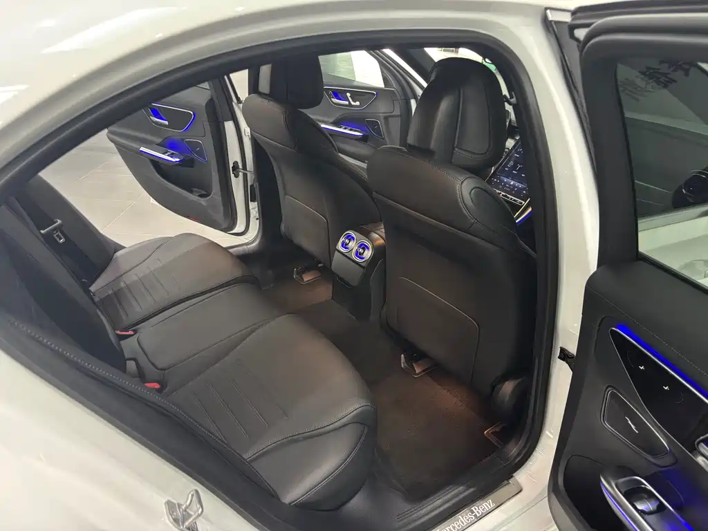 Mercedes-Benz C-Class 2024