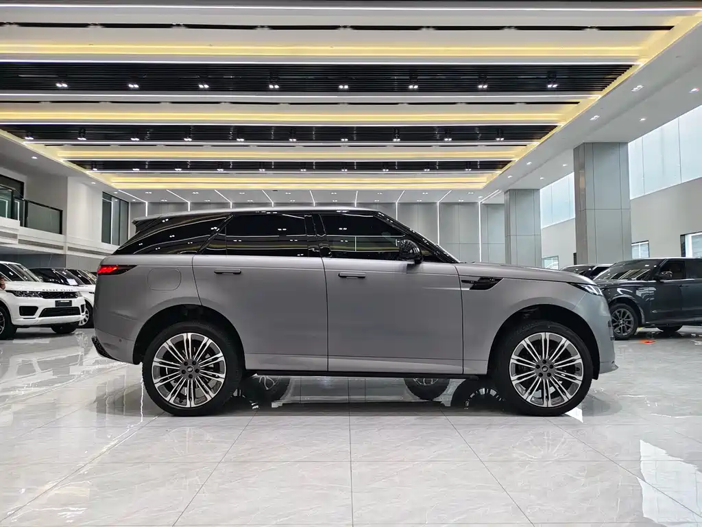 Land Rover Sport 2023 — фото 24