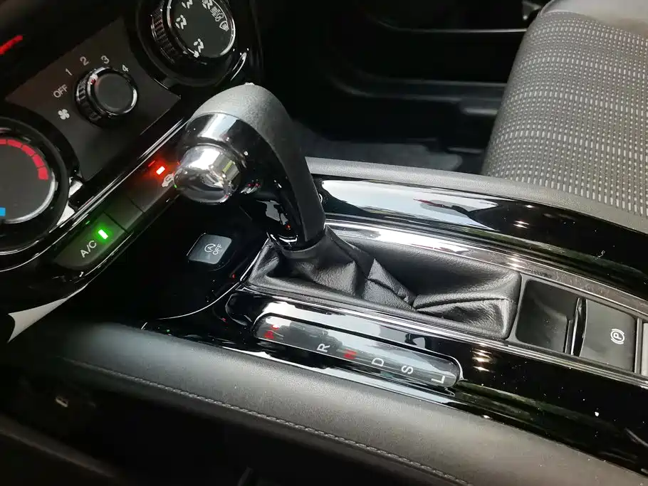 Honda Vezel 2016 — фото 16