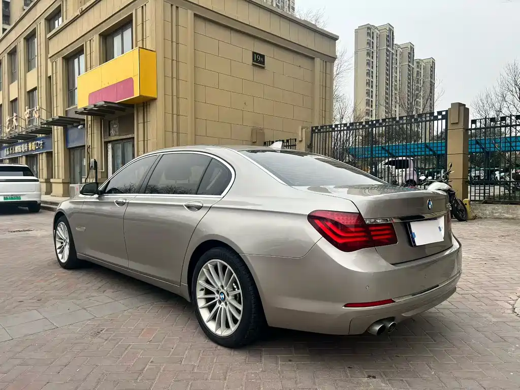 BMW 7 Series 2015 — фото 4