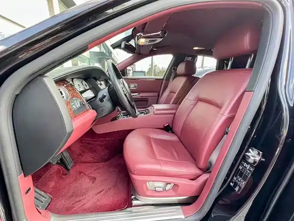 Rolls-Royce Ghost 2010