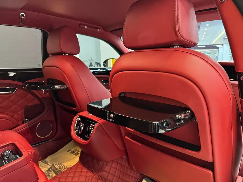 Bentley Mulsanne 2018 — фото 26