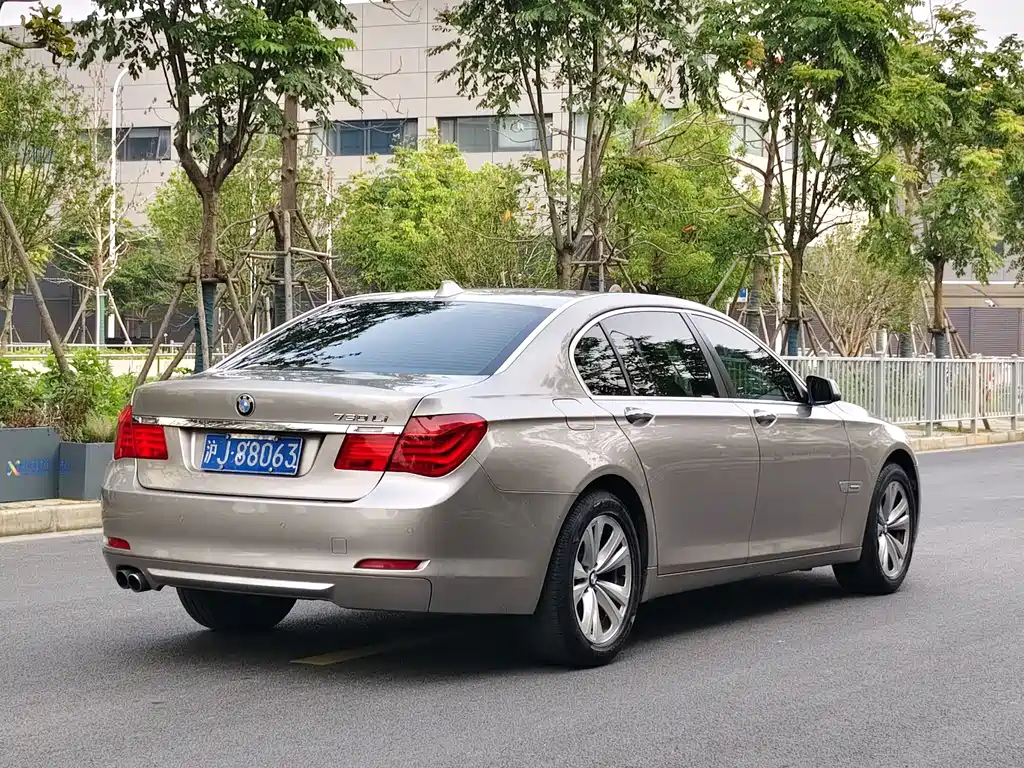 BMW 7 Series 2009 — фото 4