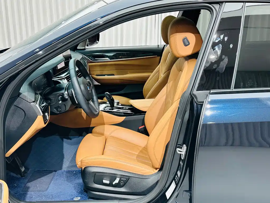 BMW 6 Series GT 2025 — фото 13