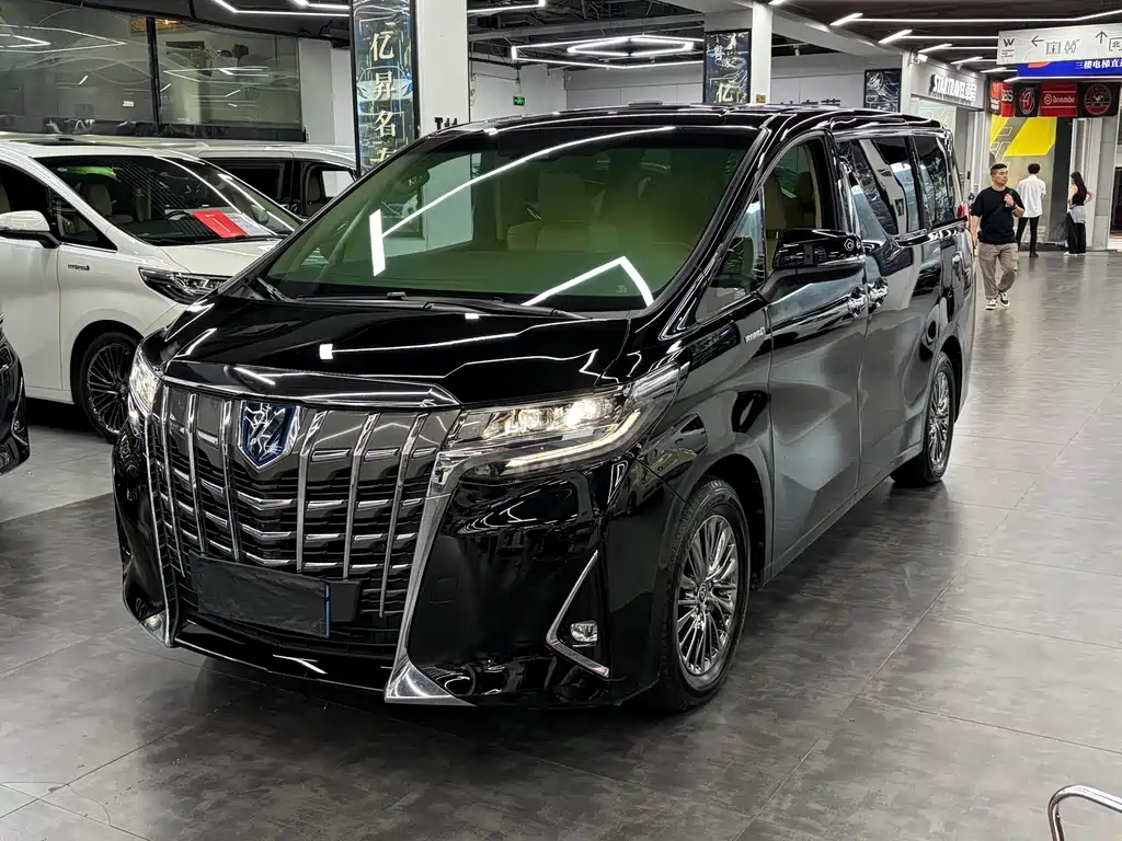 Toyota Alphard 2023 — фото 1