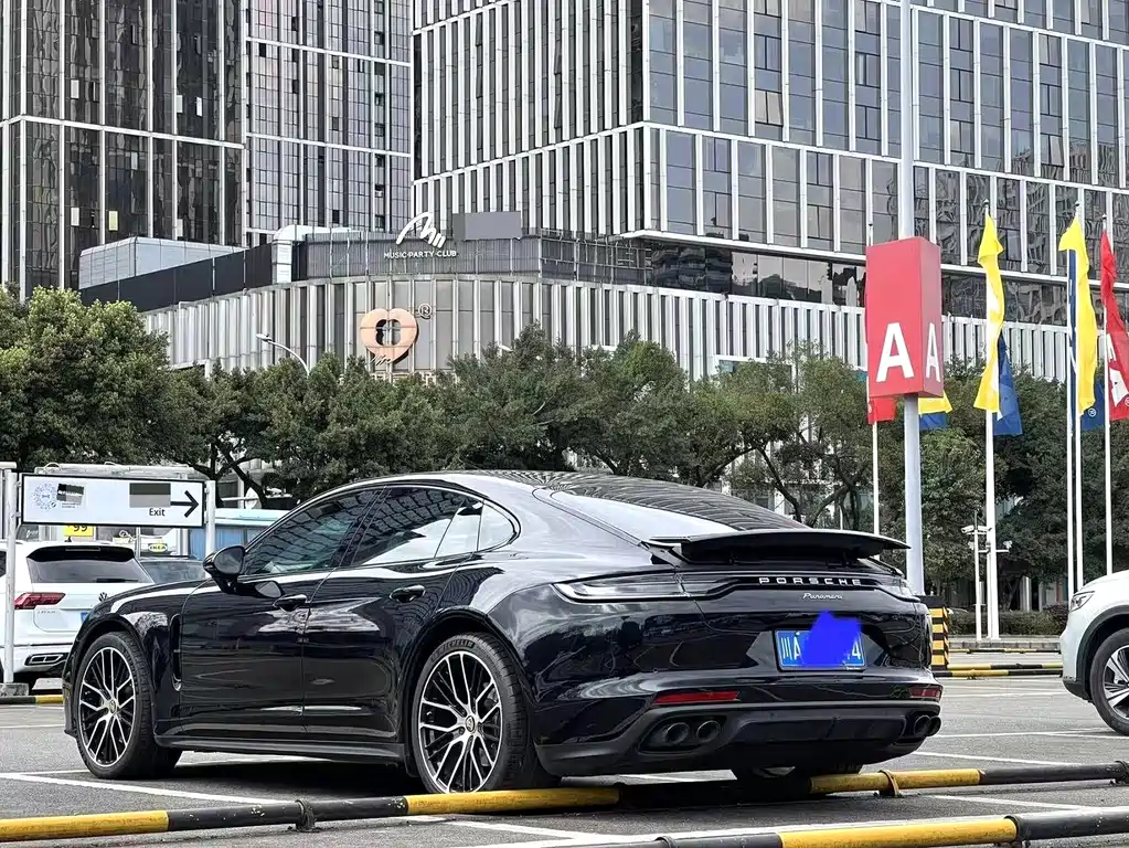 Porsche Panamera 2022 — фото 8