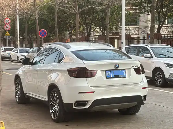 BMW X6 2011