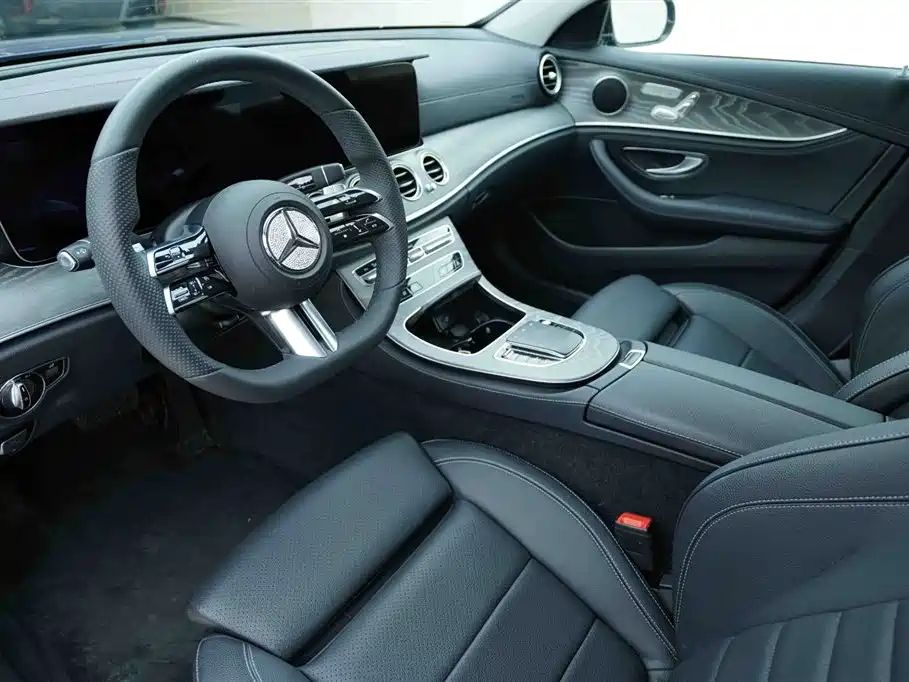 Mercedes-Benz E-Class 2022 — фото 9