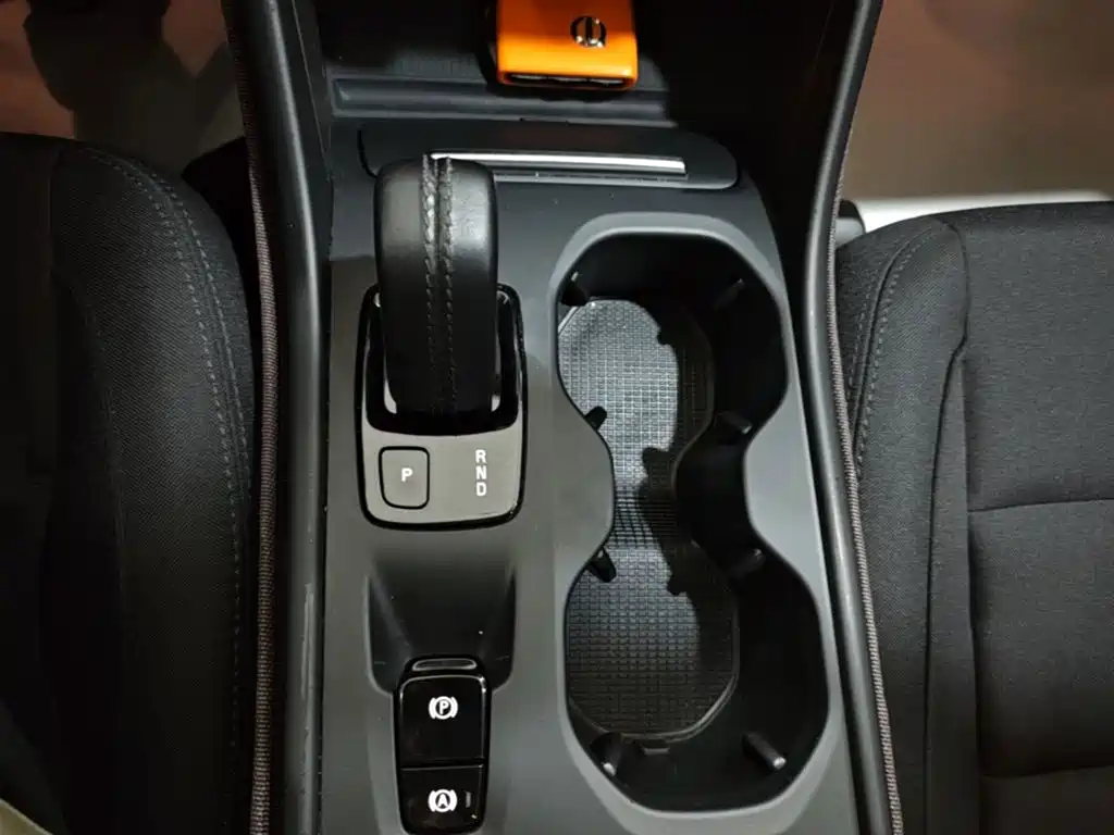 Volvo XC40 2020 — фото 14