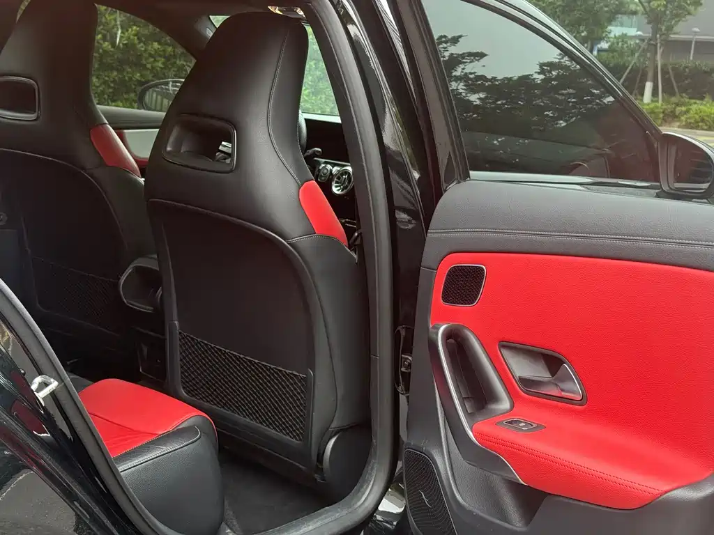 Mercedes-Benz A-Class AMG 2024 — фото 17