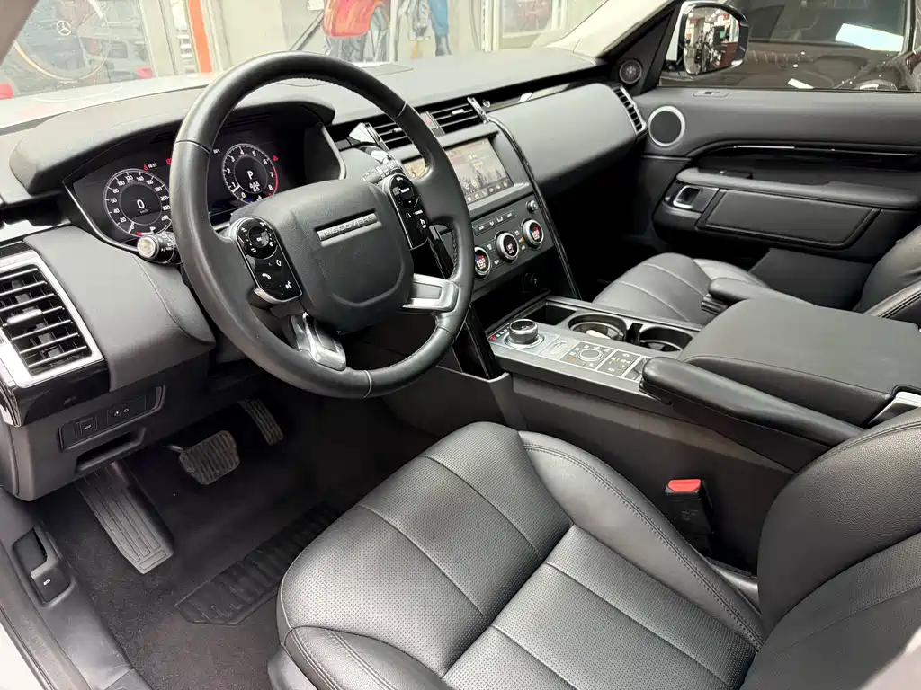 Land Rover Discovery 2020 — фото 13