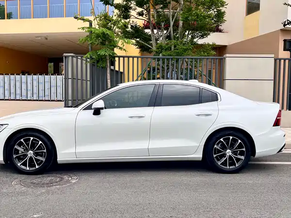 Volvo S60 2021
