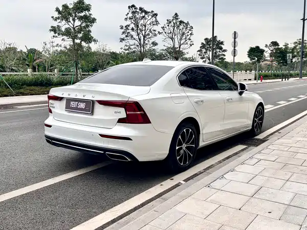Volvo S60 2021