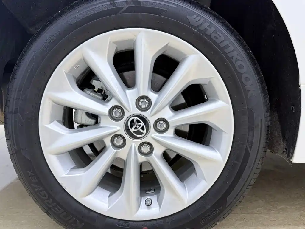 Toyota Corolla 2023 — фото 25