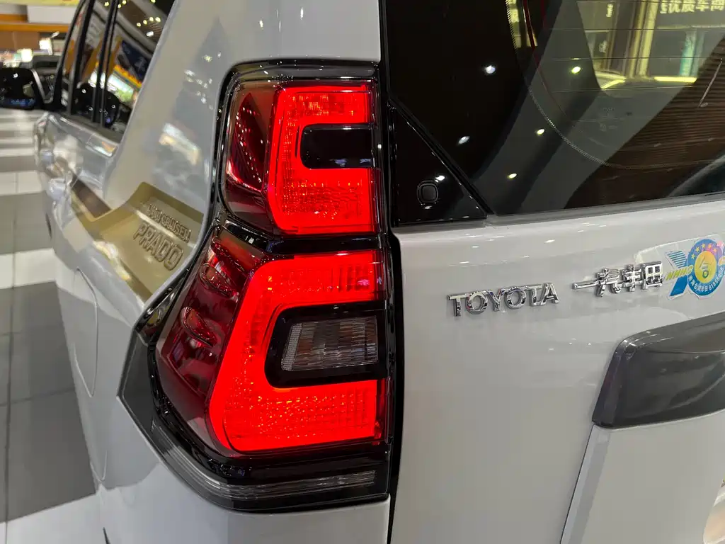 Toyota Prado 2018 — фото 27