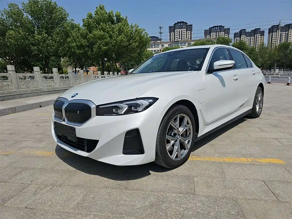 BMW i3 2022 — фото 1