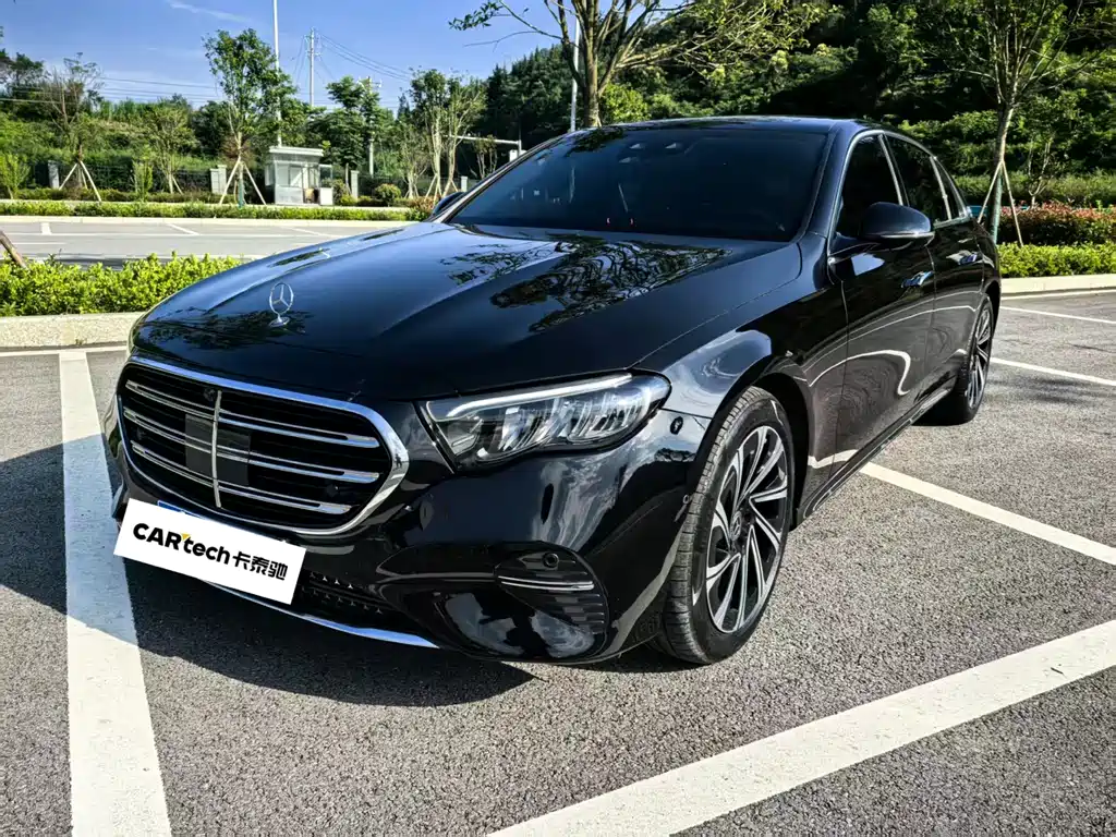 Mercedes-Benz E-Class 2025 — фото 1