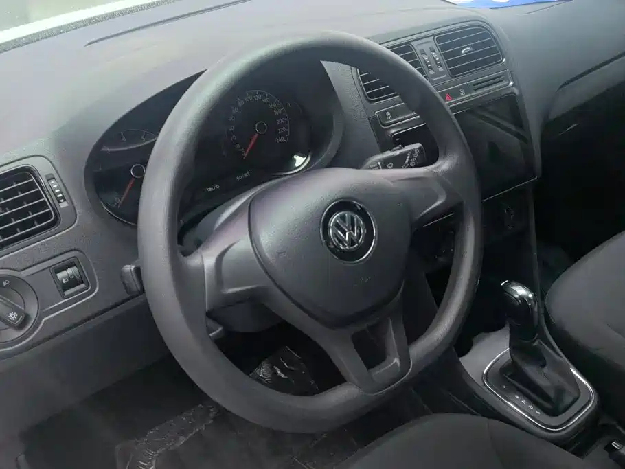 Volkswagen Polo 2019 — фото 15