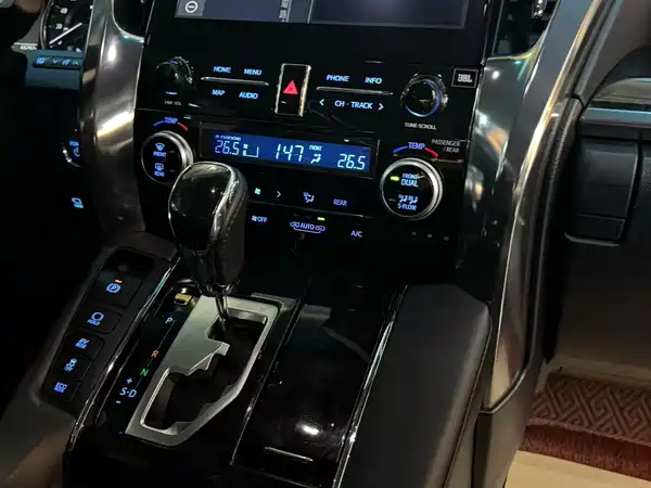 Toyota Vellfire 2021