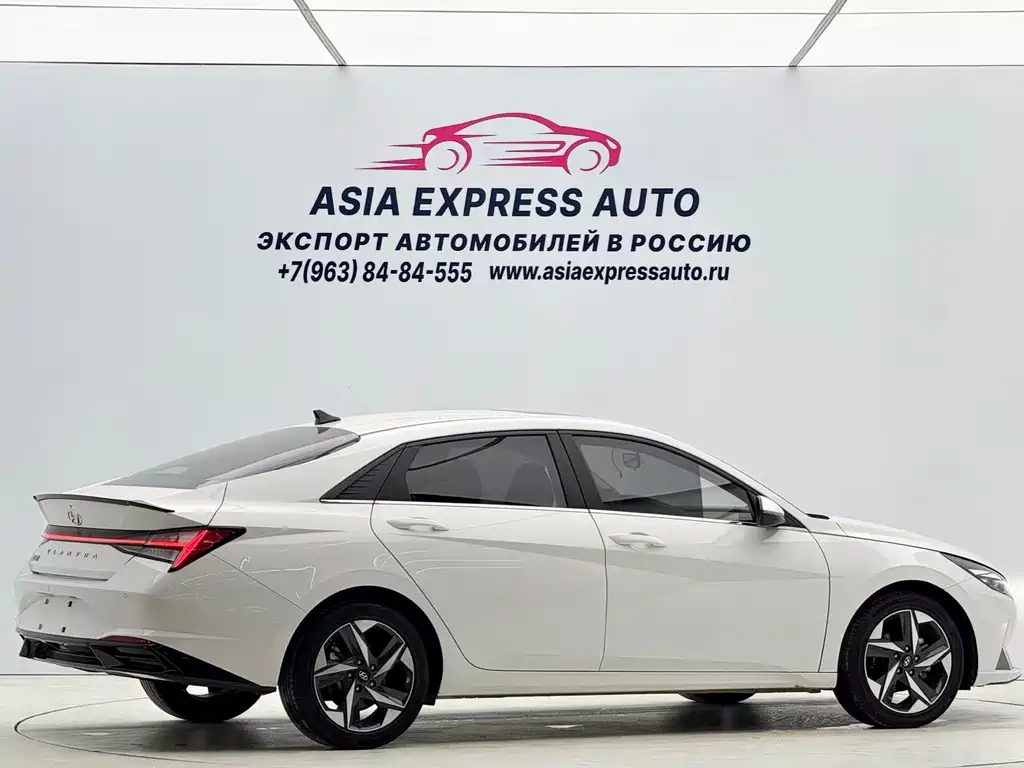 Hyundai Elantra 2022 — фото 4
