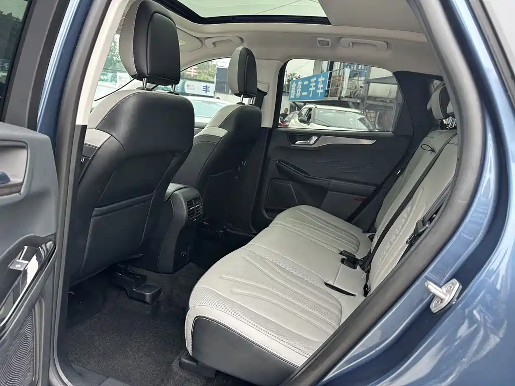 Ford Escape 2023 — фото 15
