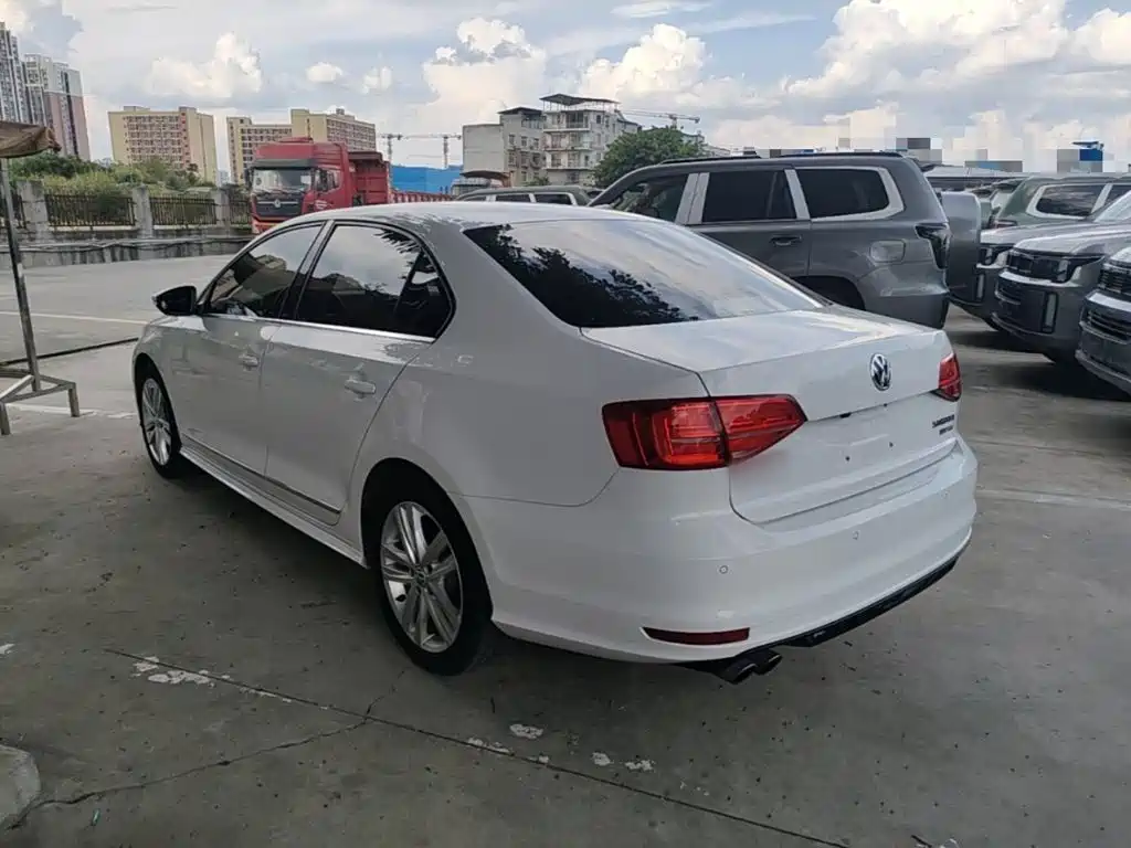 Volkswagen Sagitar 2019