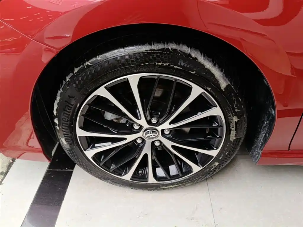 Toyota Camry 2018 — фото 23