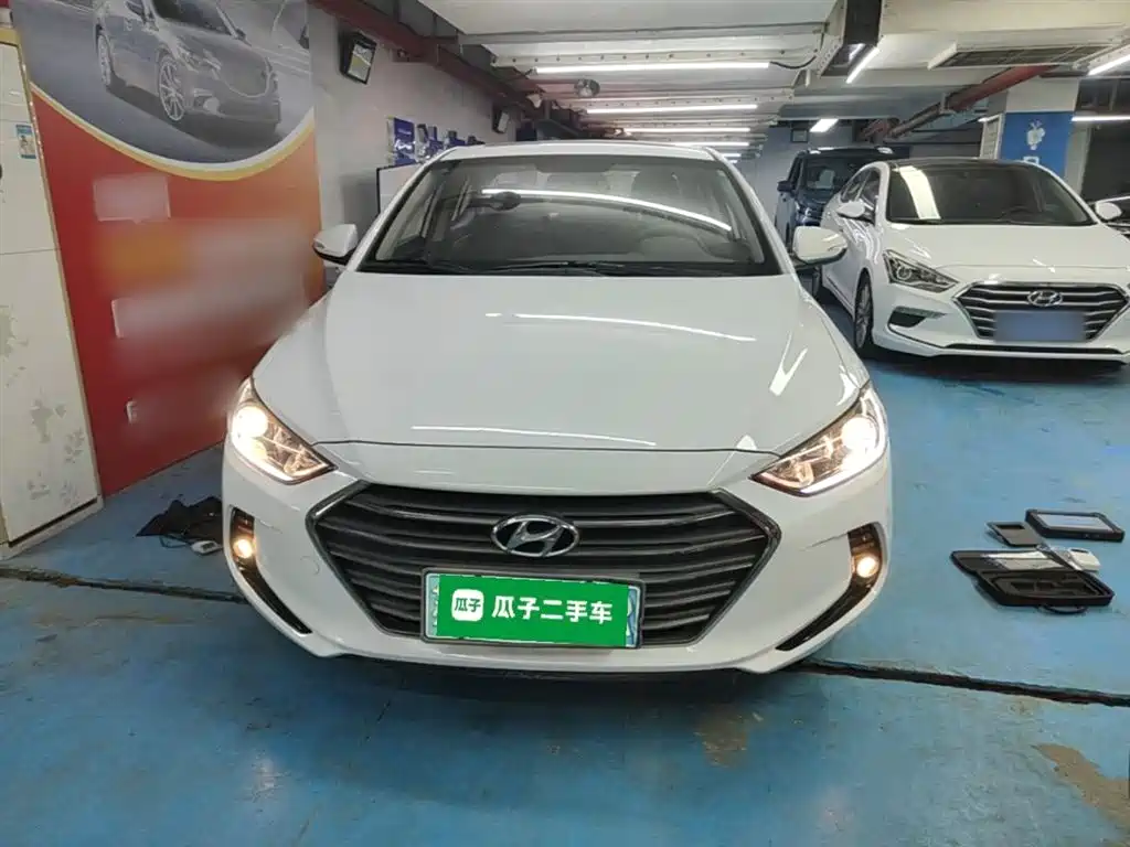 Hyundai Elantra 2016 — фото 3