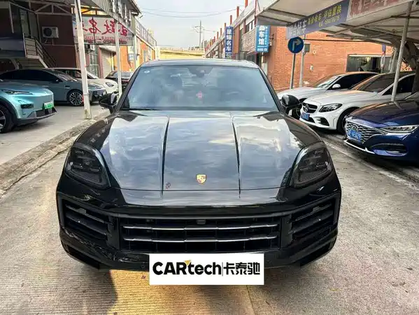 Porsche Cayenne 2025