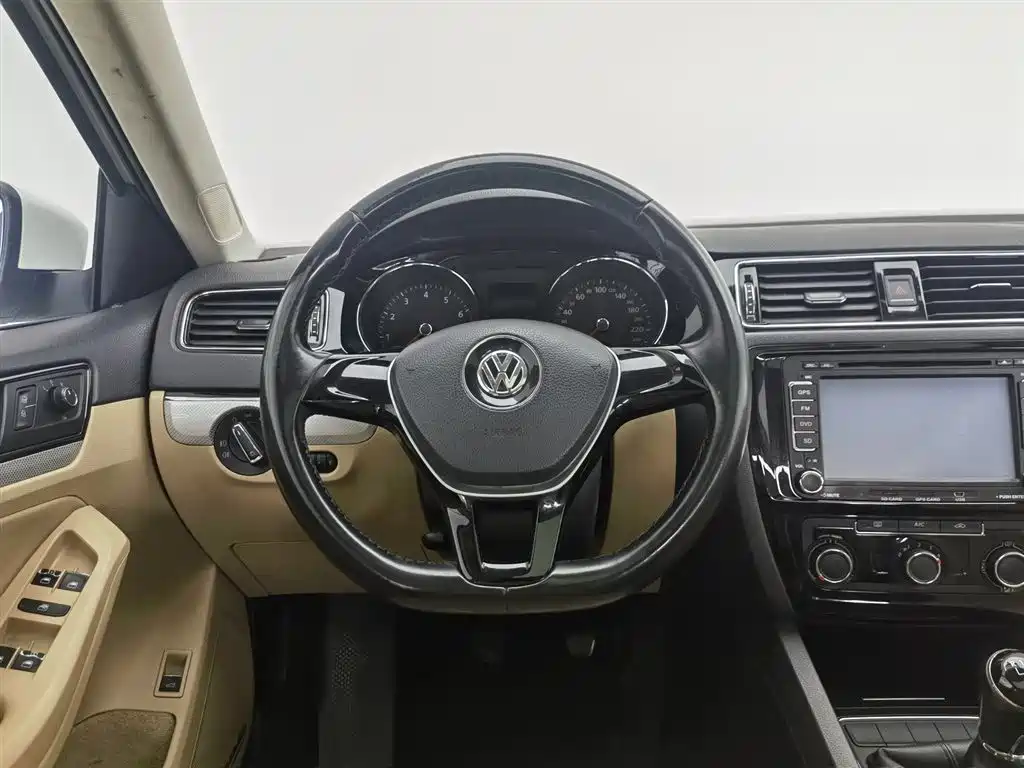 Volkswagen Sagitar 2016 — фото 11