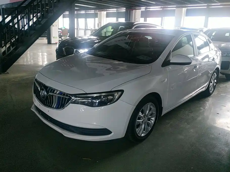 Buick Excelle 2019 — фото 1