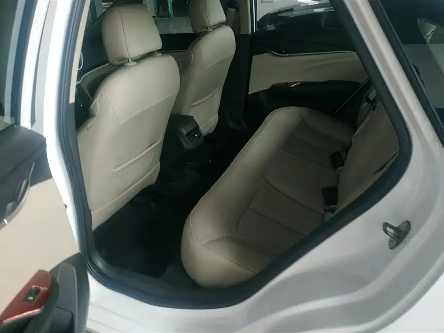 Buick Excelle 2019 — фото 10