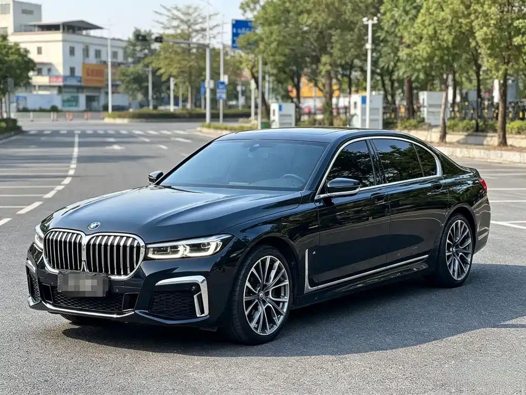 BMW 7 Series 2021 — фото 1