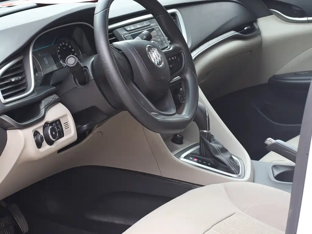 Buick Excelle 2015 — фото 12