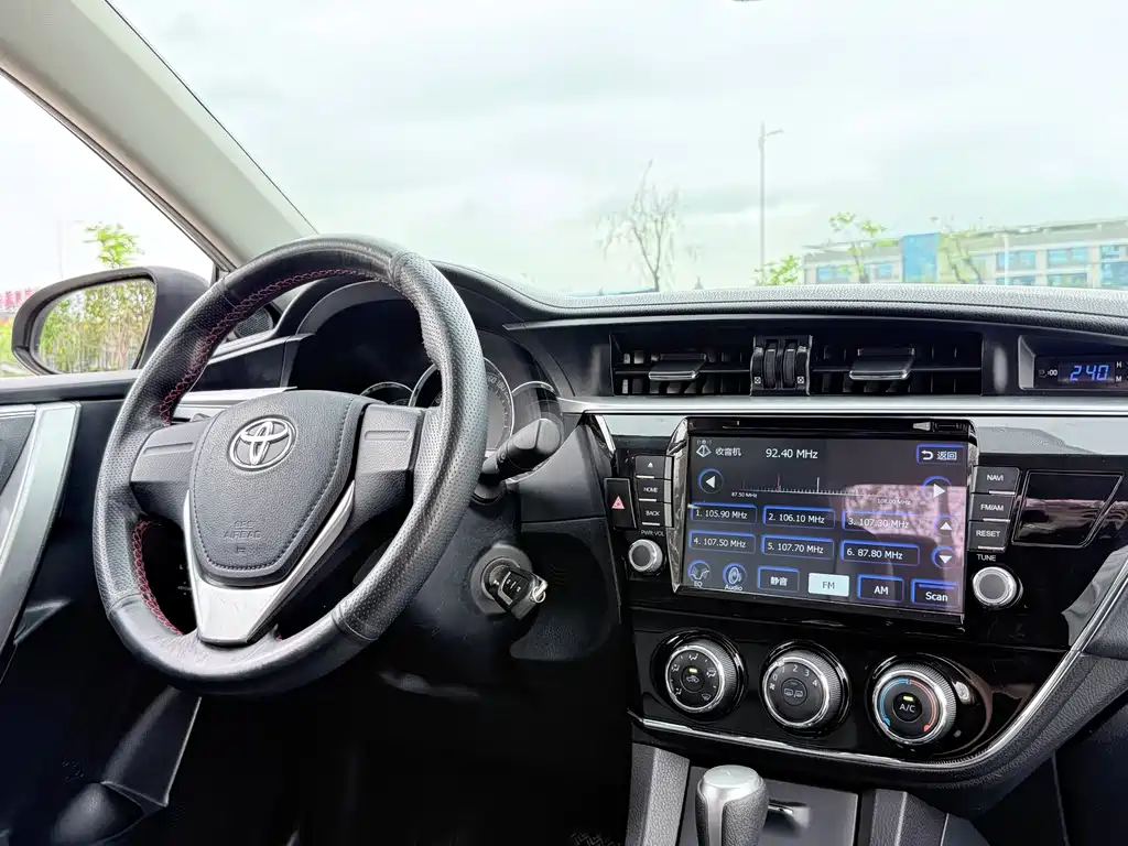 Toyota Corolla 2016 — фото 12