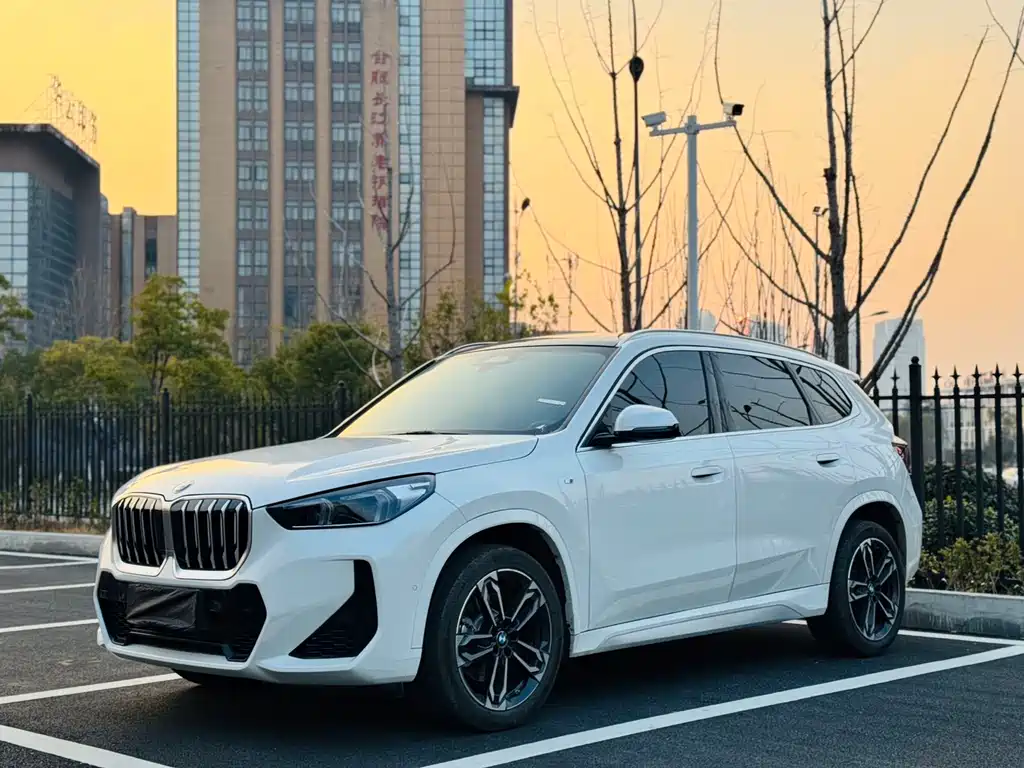 BMW X1 2023 — фото 1