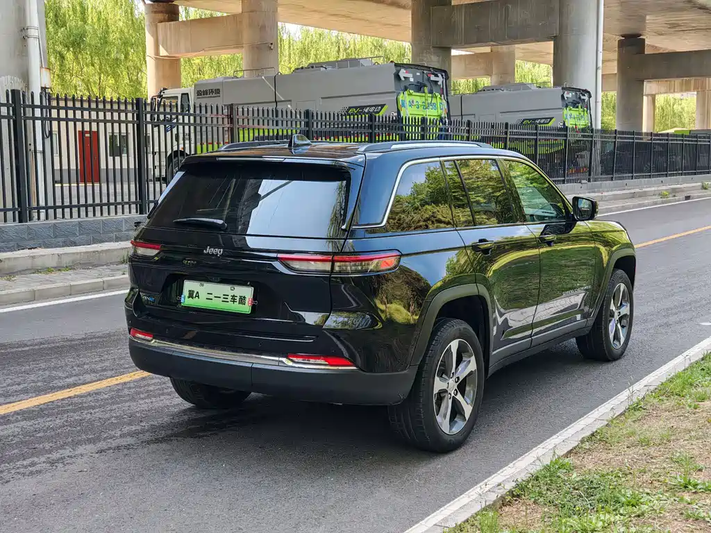 Jeep Grand Cherokee 4xe 2025 — фото 16