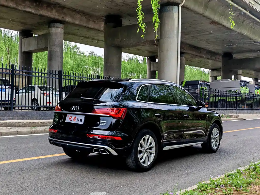 Audi Q5L 2023 — фото 16
